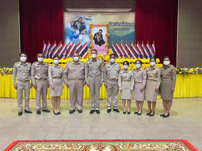 พิธีถวายราชสักการะวางพานพุ่มดอกไม้สด เนื่องใน ... พารามิเตอร์รูปภาพ 1