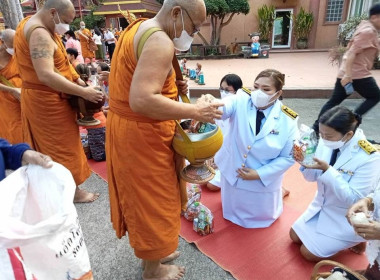 เข้าร่วมตักบาตรข้าวสารอาหารแห้ง พระสงฆ์จำนวน 99 รูป พารามิเตอร์รูปภาพ 6