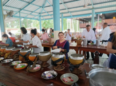 เข้าร่วมโครงการเข้าพรรษา ผู้ว่าฯ พาเข้าวัด หิ้วปิ่นโต ... พารามิเตอร์รูปภาพ 3