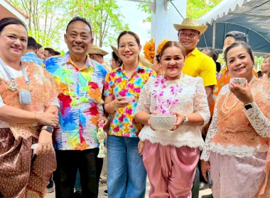 ร่วมพิธีรดน้ำขอพรจากผู้ว่าราชการจังหวัดปราจีนบุรี ... พารามิเตอร์รูปภาพ 6
