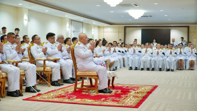 เข้าร่วมพิธีเจริญพระพุทธมนต์และทำบุญตักบาตร พารามิเตอร์รูปภาพ 1